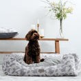 Bild in Galerie-Betrachter laden, Design Hundebett Austin "Peter"
